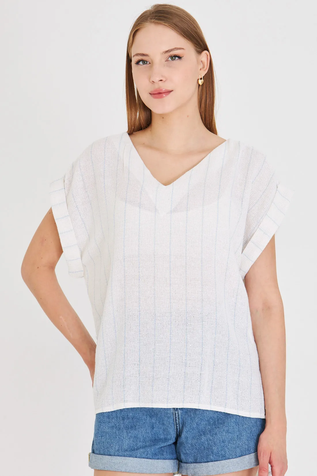 ARM-25Y001056 Bebe Mavi V Yaka Yanları Yırtmaçlı Arkası Uzun Duble Kol Detaylı Oversize Bluz