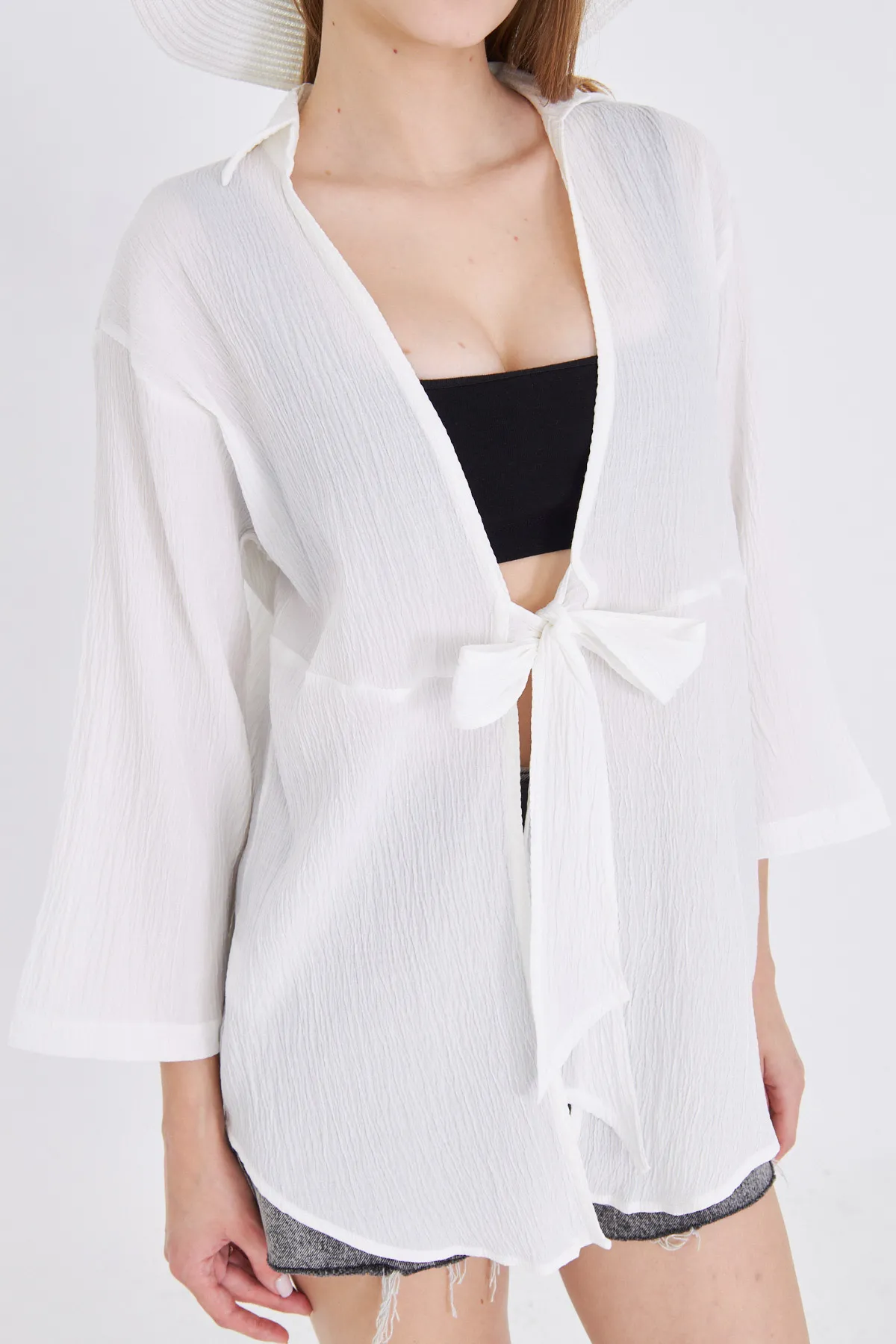 ARM-24Y001063 Beyaz Keten Görünümlü Önden Bağlamalı Kimono Gömlek