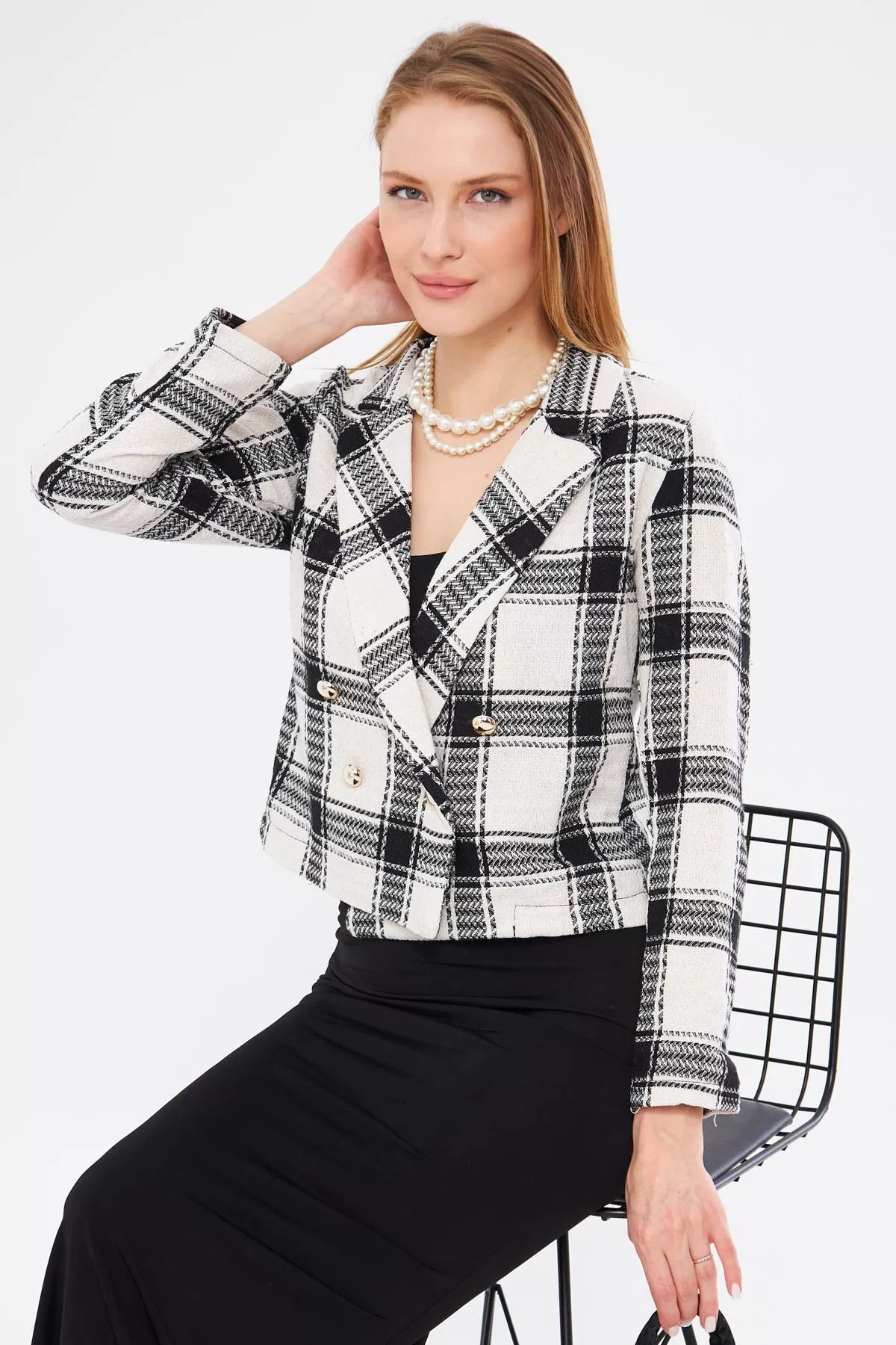 ARM-24K001014 Ekru Kruvaze Yaka Tüvit Crop Ceket