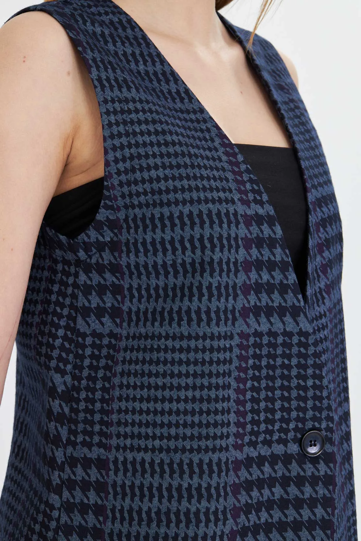 ARM-25Y001032 Lacivert V Yaka Tek Düğme Oversize Desenli Yelek
