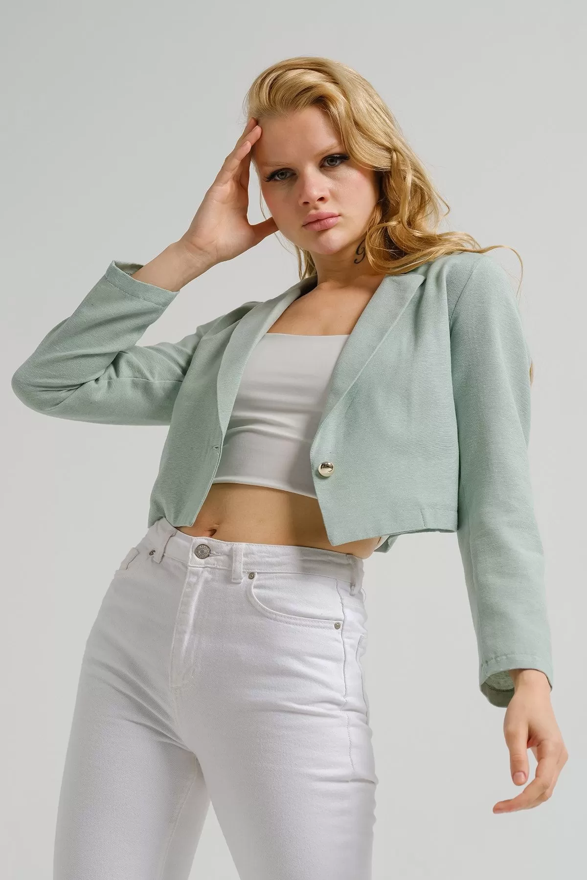 ARM-23Y001064 Mint Tek Düğmeli Crop Ceket