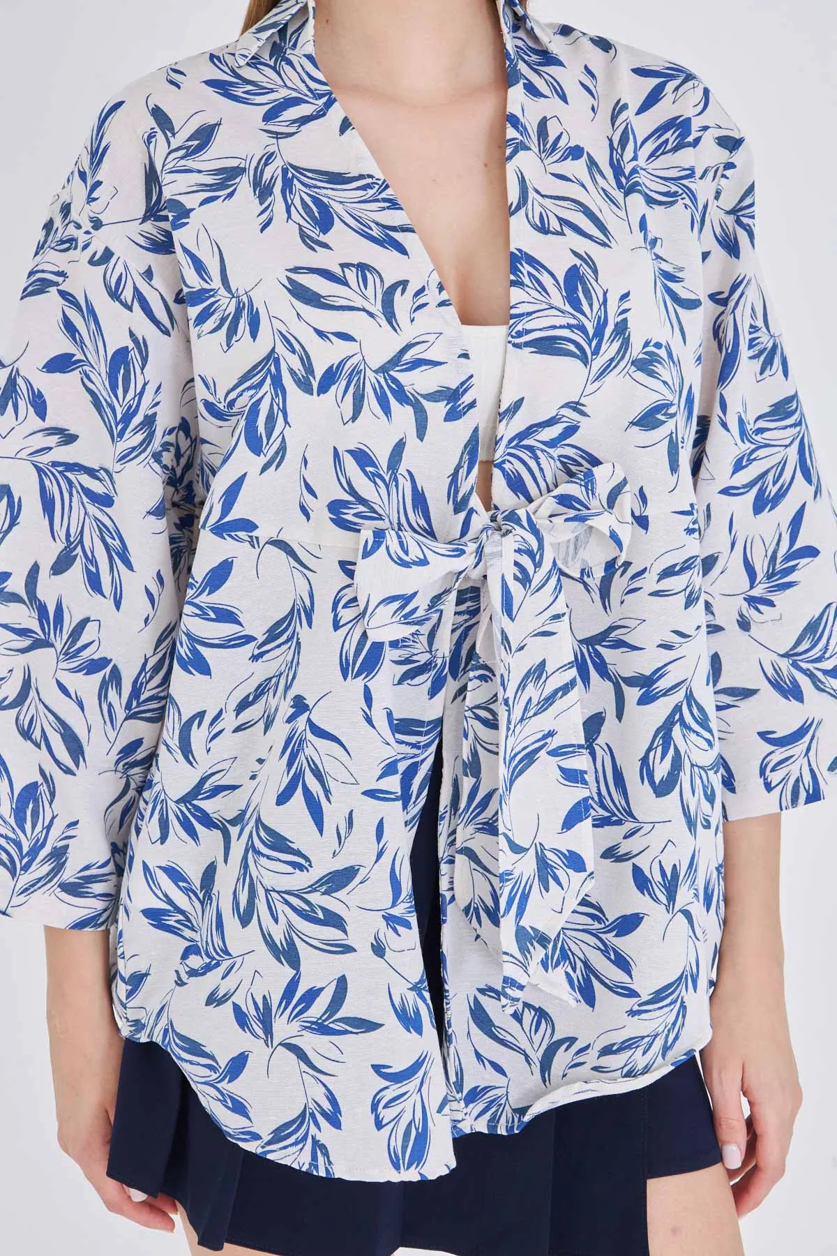 ARM-24Y001079 Saks-Ekru Desenli Keten Görünümlü Önden Bağlamalı Kimono Gömlek