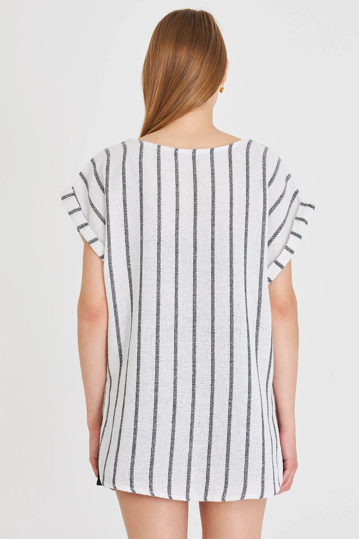 ARM-25Y001056 Siyah V Yaka Yanları Yırtmaçlı Arkası Uzun Duble Kol Detaylı Oversize Bluz