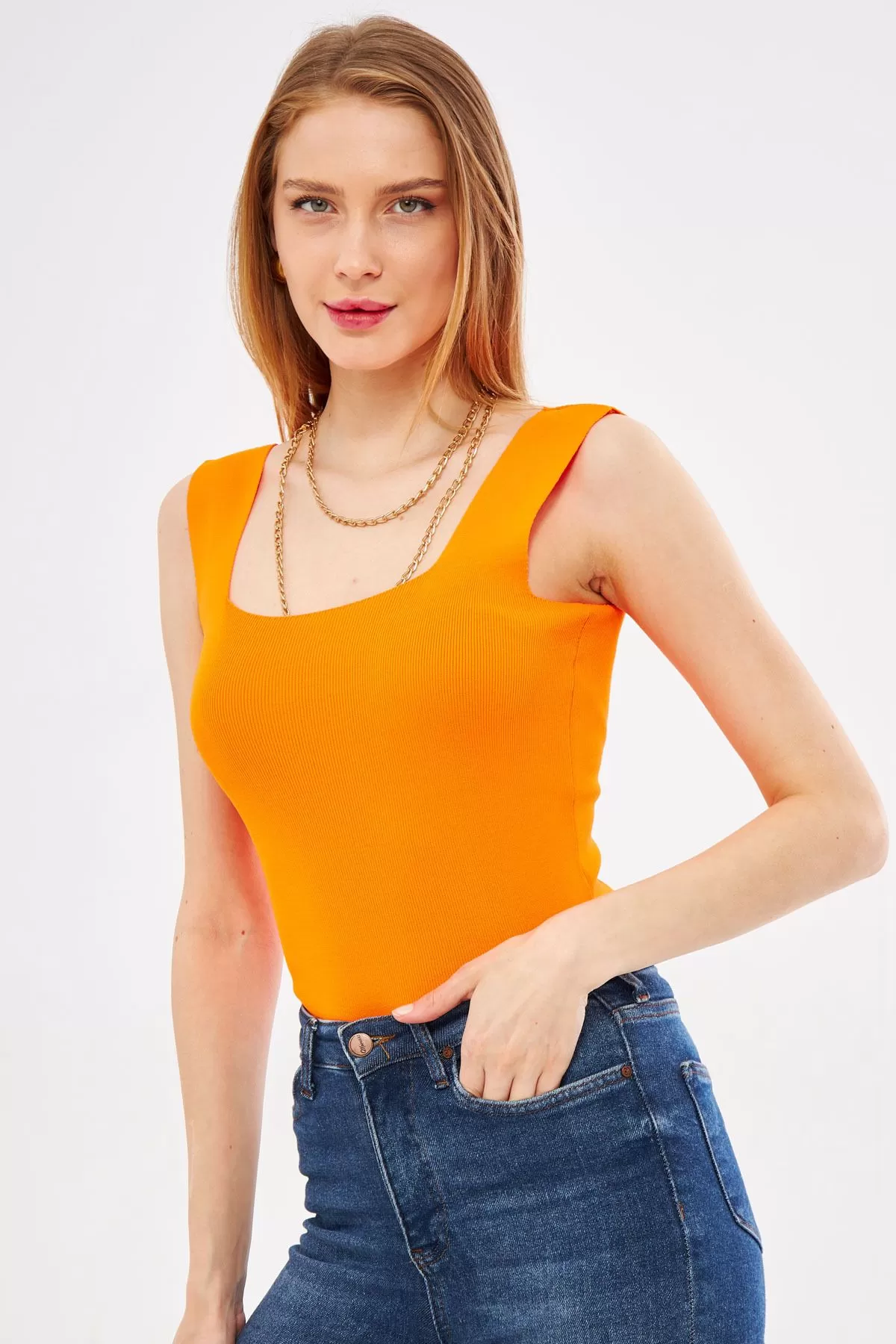 Neon turuncu